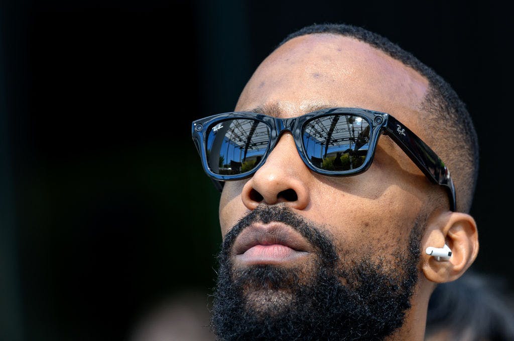 Meta’s metaverse dreams are alive as it eyes a stake in EssilorLuxottica thumbnail