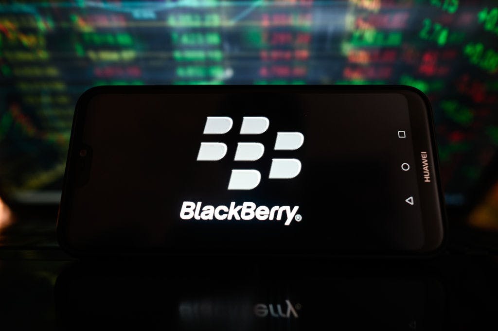 BlackBerry tumbles on ugly sales outlook thumbnail