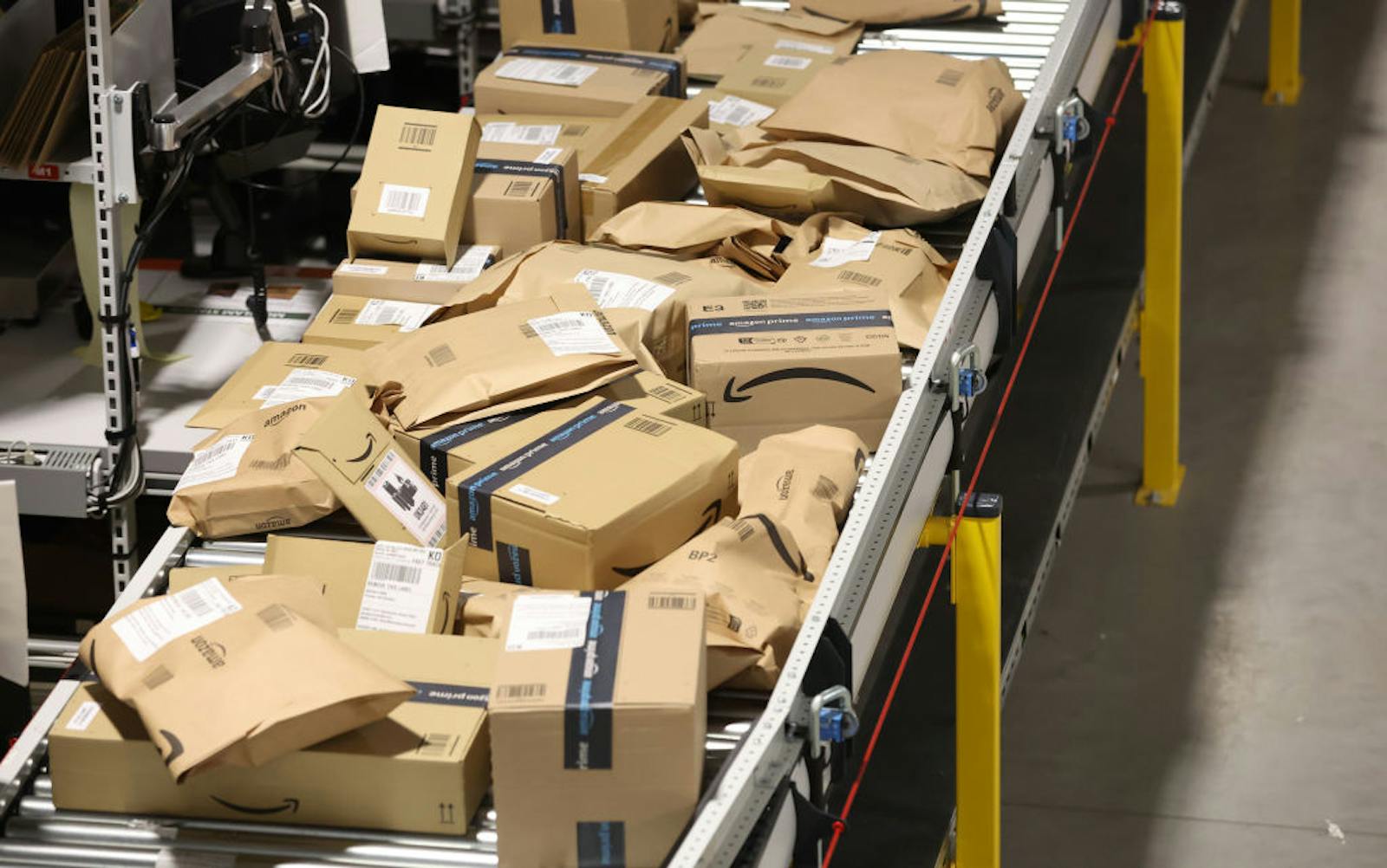 It’s day 1 for Amazon Haul — the tech giant’s answer to Temu and Shein thumbnail