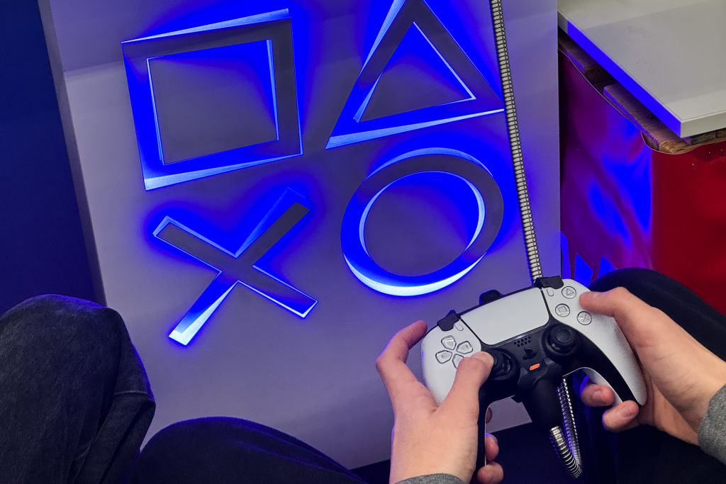 PS5 controller and logo