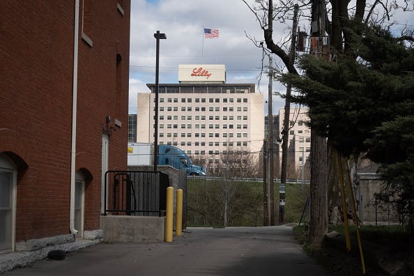 Lilly reports positive final trial results for weight-loss pill, says it’s headed for regulatory approval thumbnail