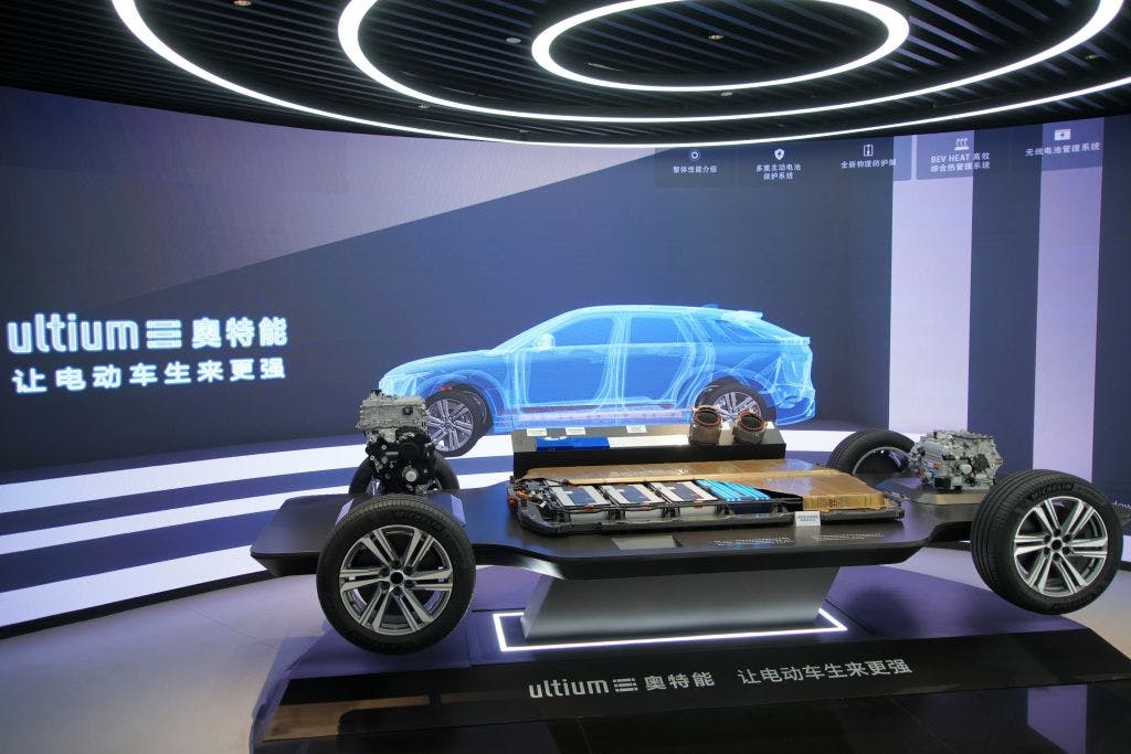 GM says 400-mile range EVs are on the way after a battery breakthrough thumbnail