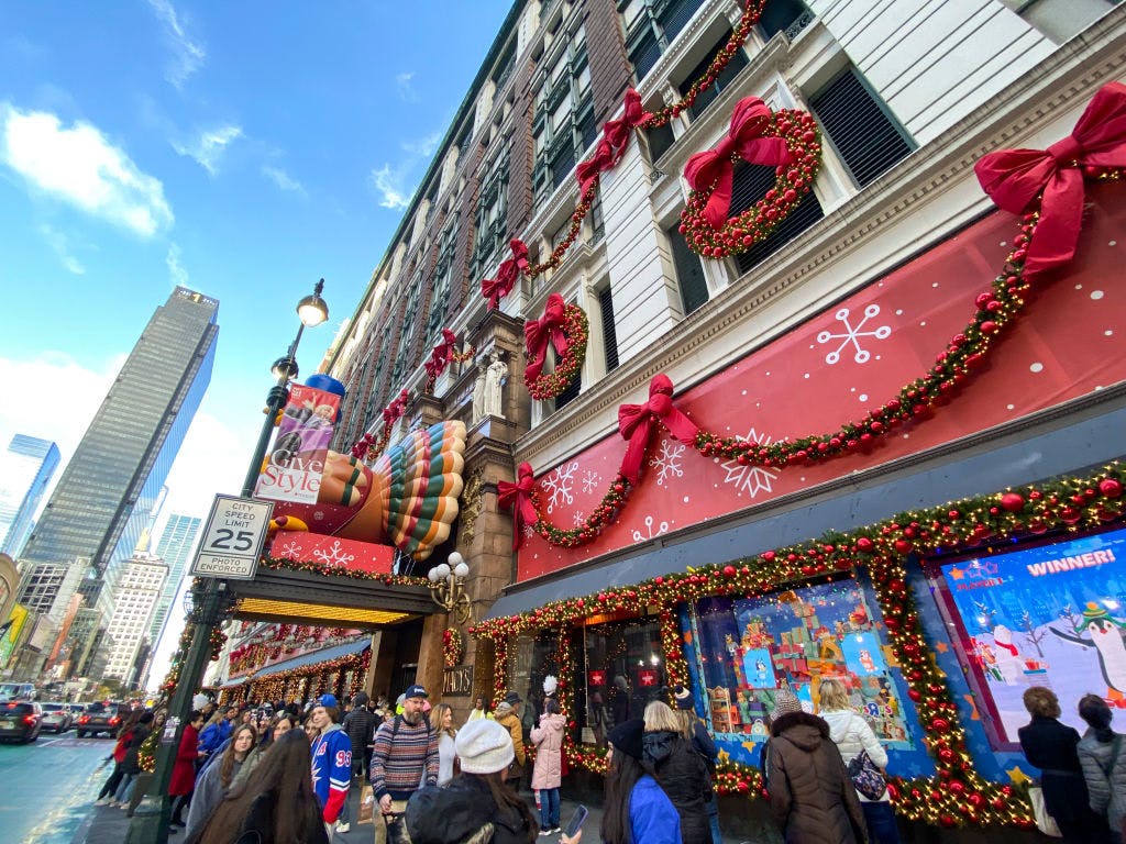 Macy’s delays earnings report after discovering lone-wolf employee hid over $100 million in delivery expenses  thumbnail