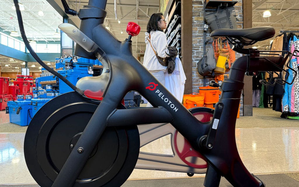 Peloton surges after revenue beat, continuing the stock’s march higher thumbnail