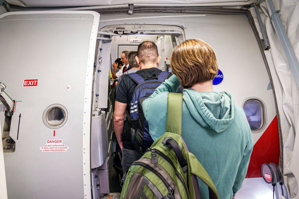 American Airlines reinstated its annual guidance. It’s way worse than before. thumbnail