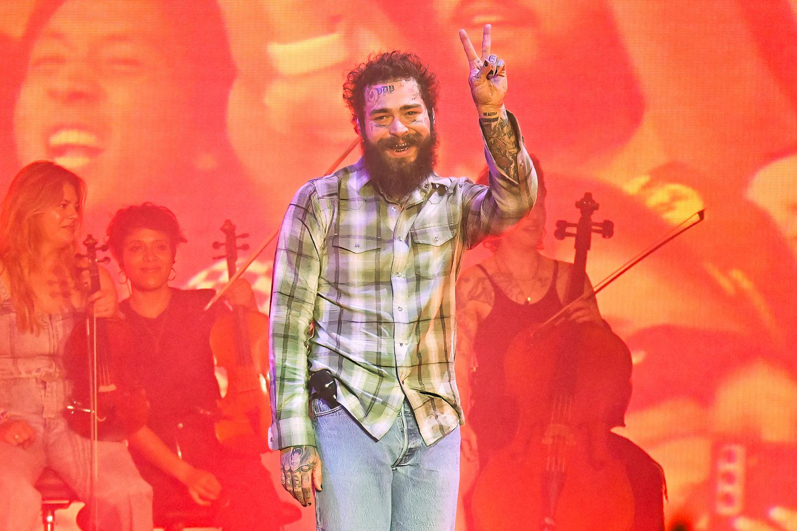 Live Nation’s blockbuster year ends with a bang as company forecasts an even better 2025 for concerts thumbnail