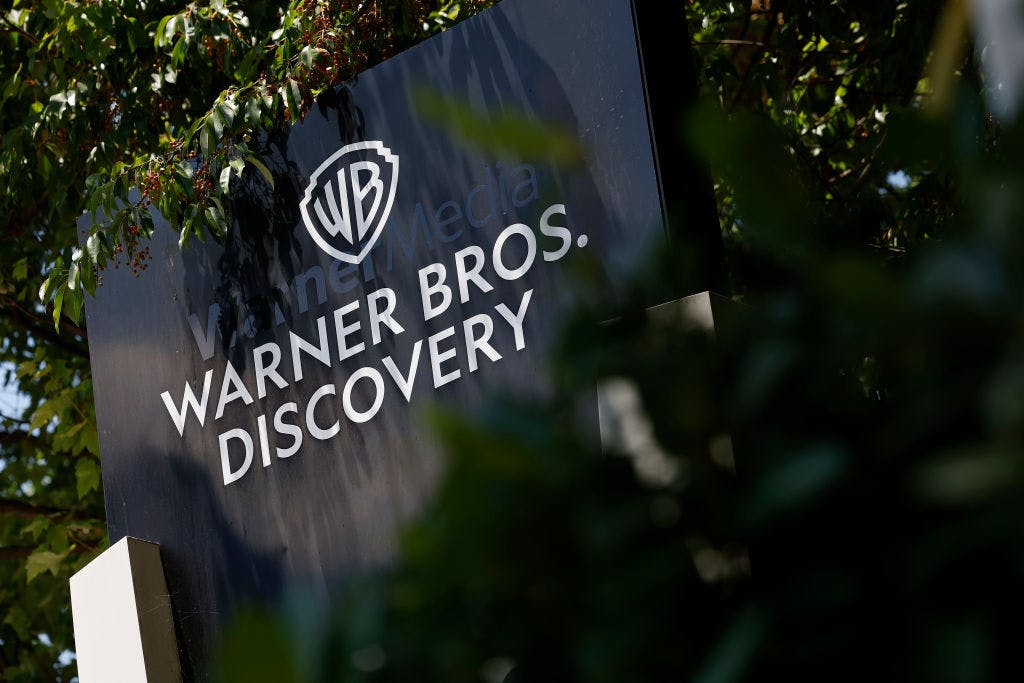 Warner Bros. Discovery slumps after Condé Nast family offloads $1 billion in shares thumbnail