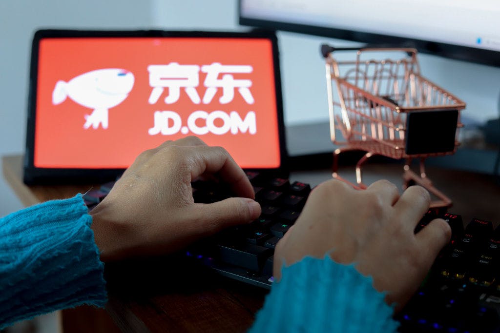 Walmart gives up on unprofitable partnership with JD.com thumbnail