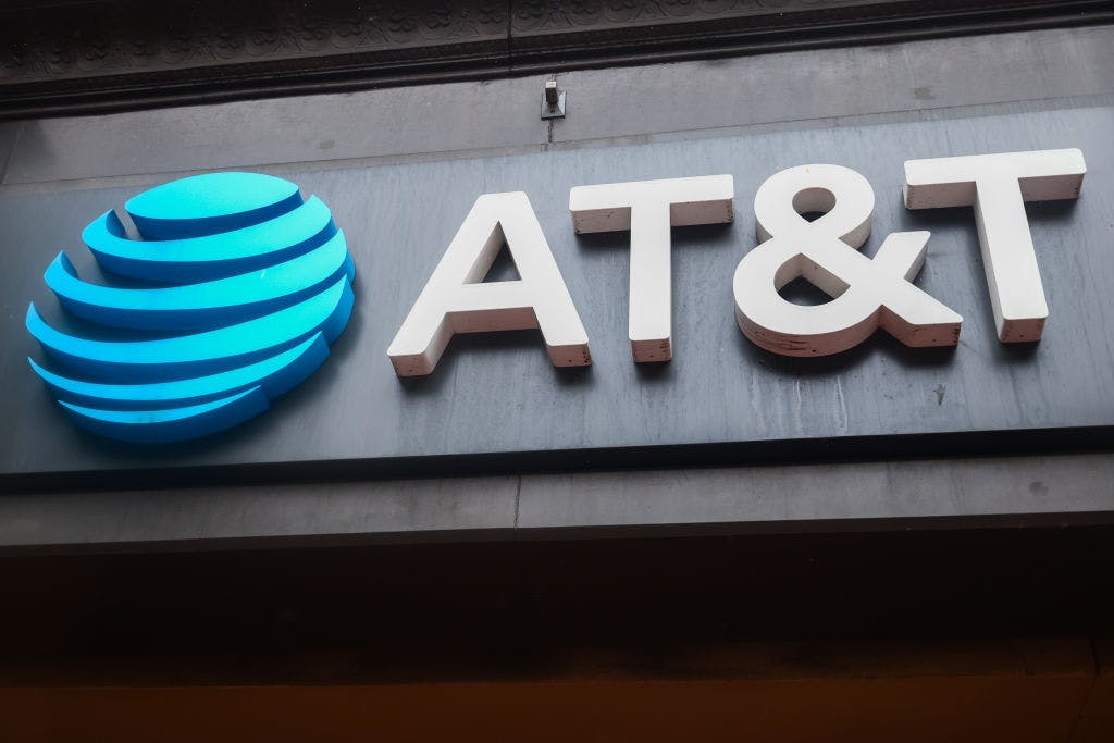 AT&T slips despite solid Q2 results as full-year profit outlook disappoints thumbnail