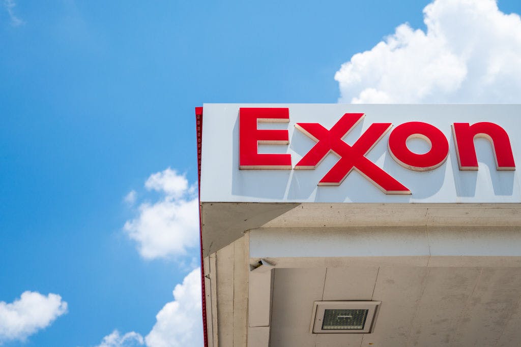 Investors are fleeing energy stocks like the economy’s been locked down thumbnail