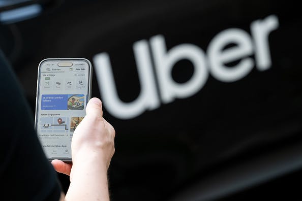 FTC sues Uber over its subscription service thumbnail
