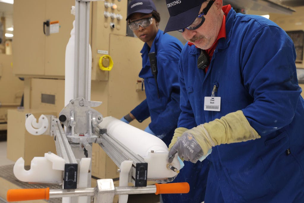 A glass company rises on demand for fiber-optic cables and data-center boom thumbnail