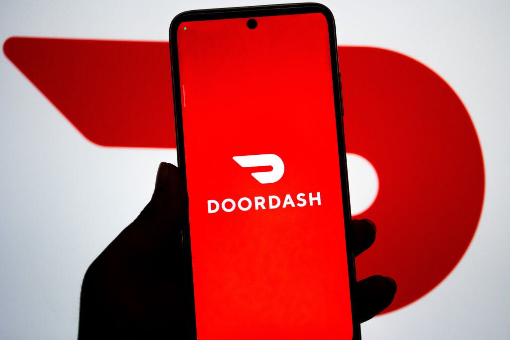 DoorDash delivers some piping hot profits, breaking a four-year losing streak thumbnail
