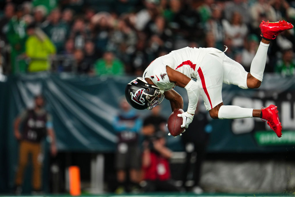 NFL player scores a touchdown