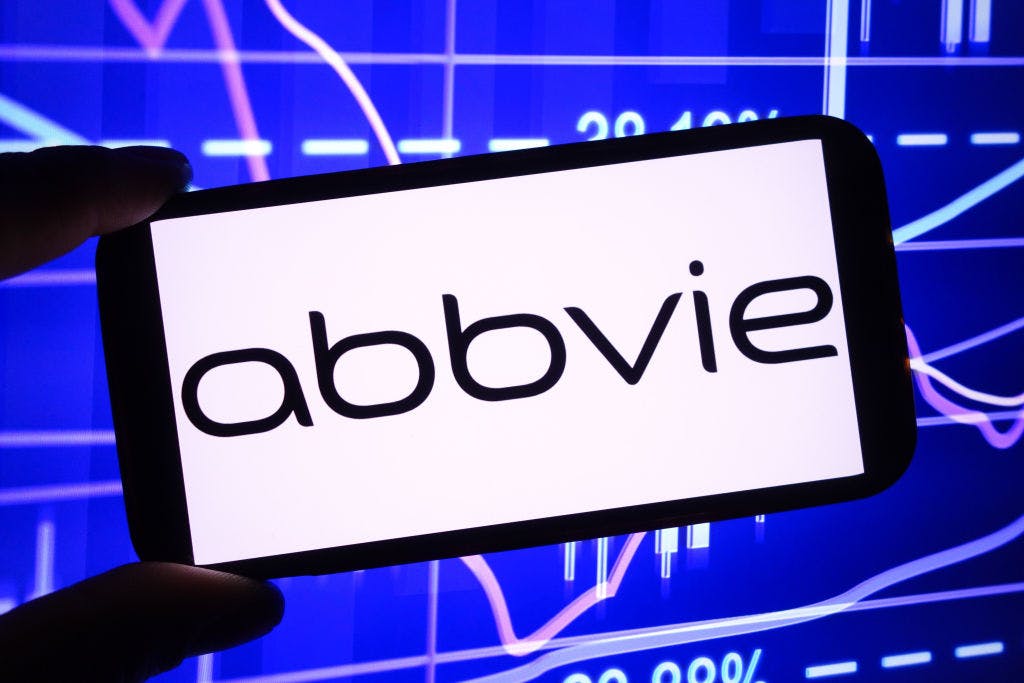 AbbVie climbs on new immunology drug sales thumbnail