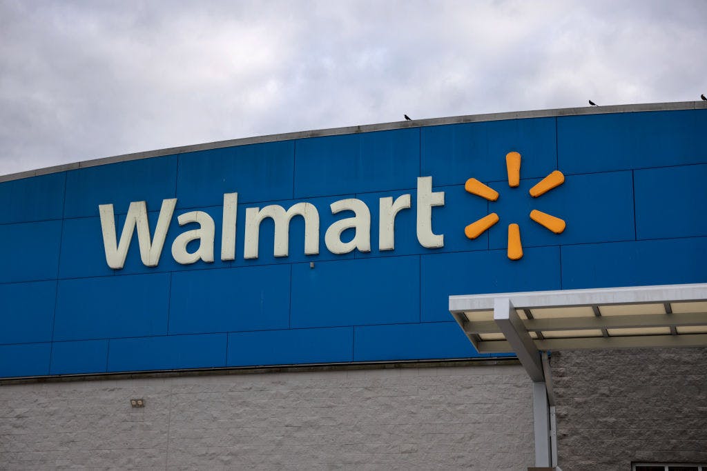 Walmart gets upper-income households to buy more thumbnail