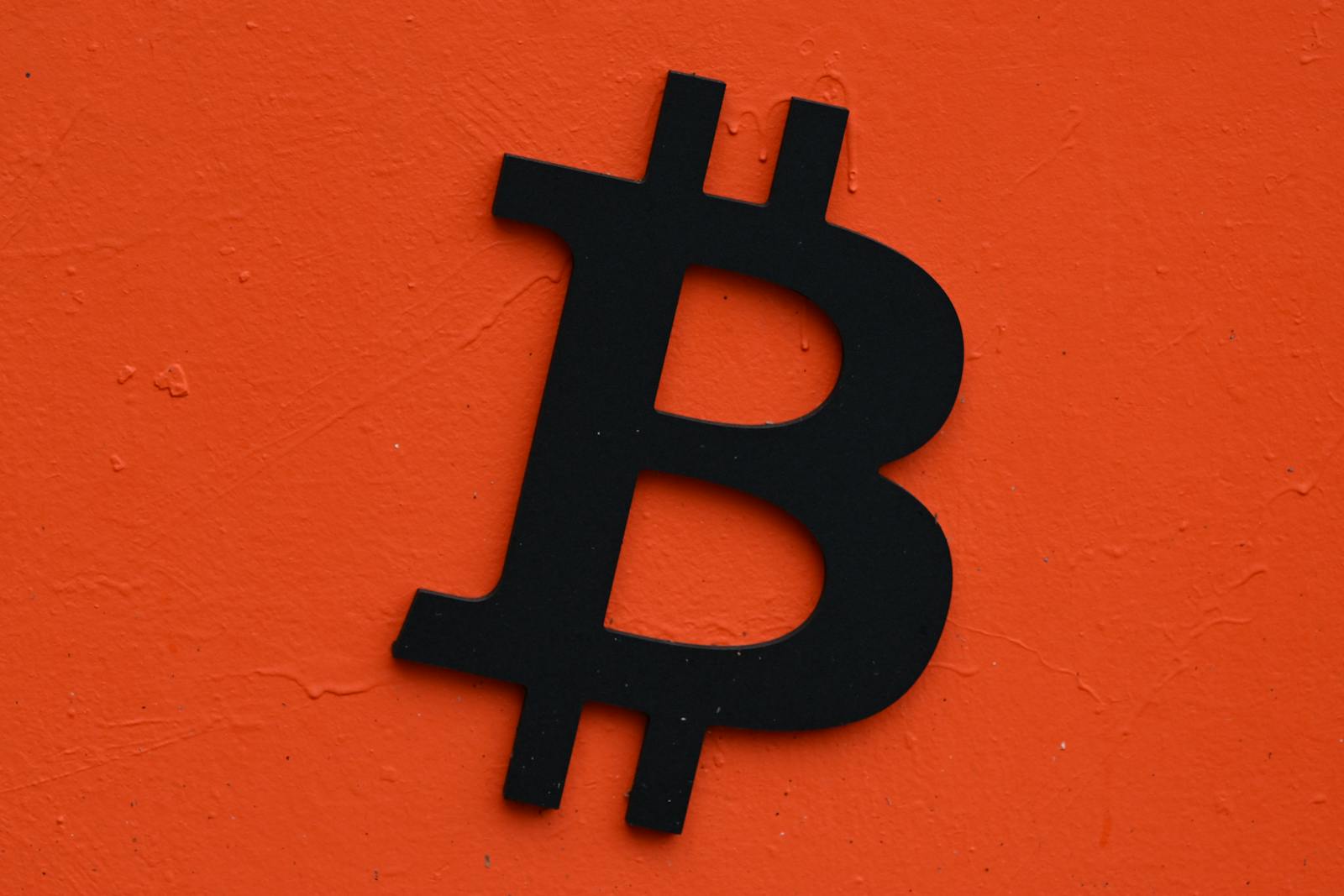   Bitcoin ETFs take in more than $2 billion in two days thumbnail