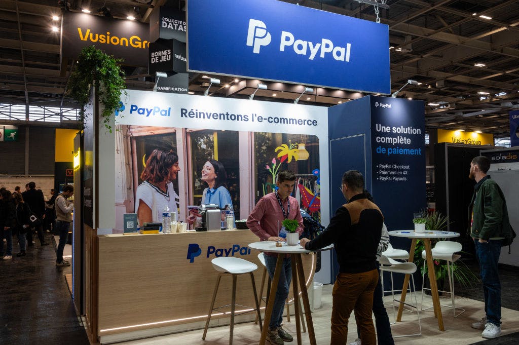 PayPal craters amid concerns of market share loss in online checkouts thumbnail