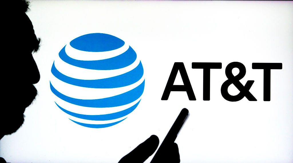 AT&T jumps on strong 5G and fiber growth thumbnail