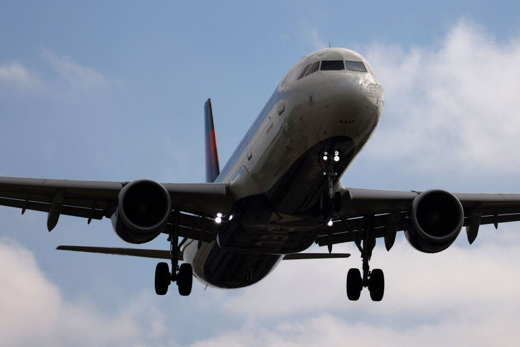 Delta shares take off as it cashes in on loyalty and legroom  thumbnail