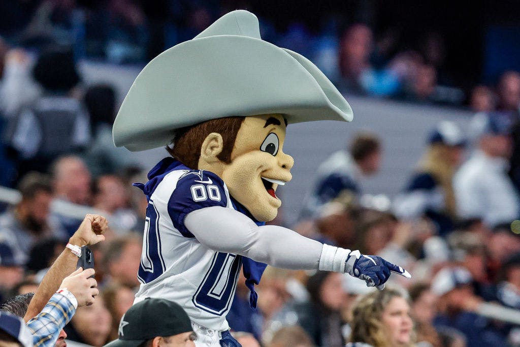 NFL franchise valuations have risen 20% in the last year thumbnail