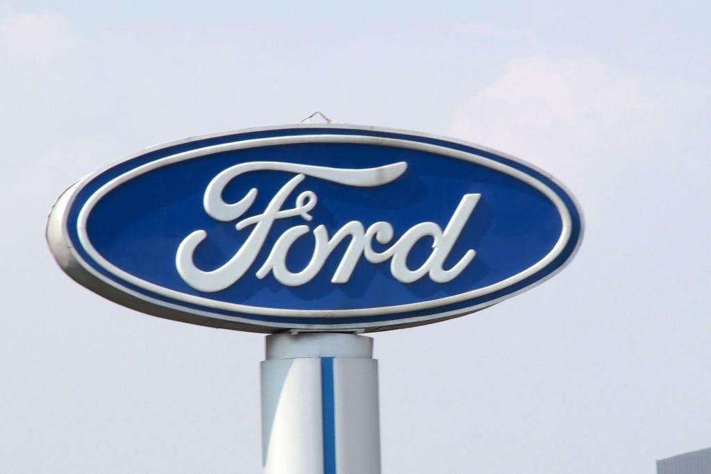 GM, Ford take a hit after Trump says 25% tariffs on Canada, Mexico are imminent thumbnail