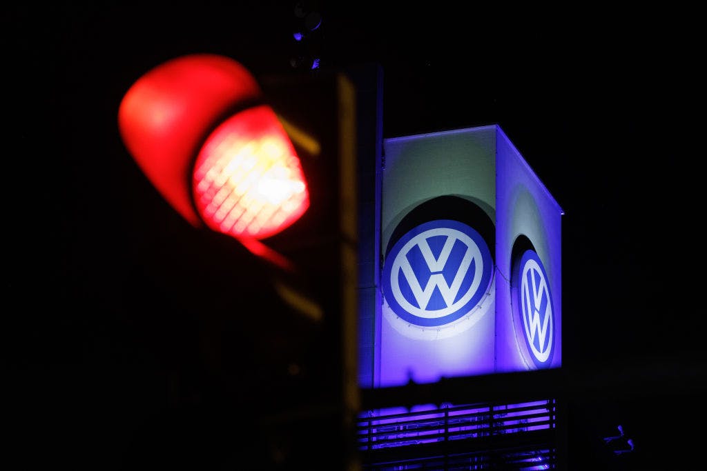 Volkswagen scraps “import fee” and joins rivals in temporarily freezing US car prices thumbnail