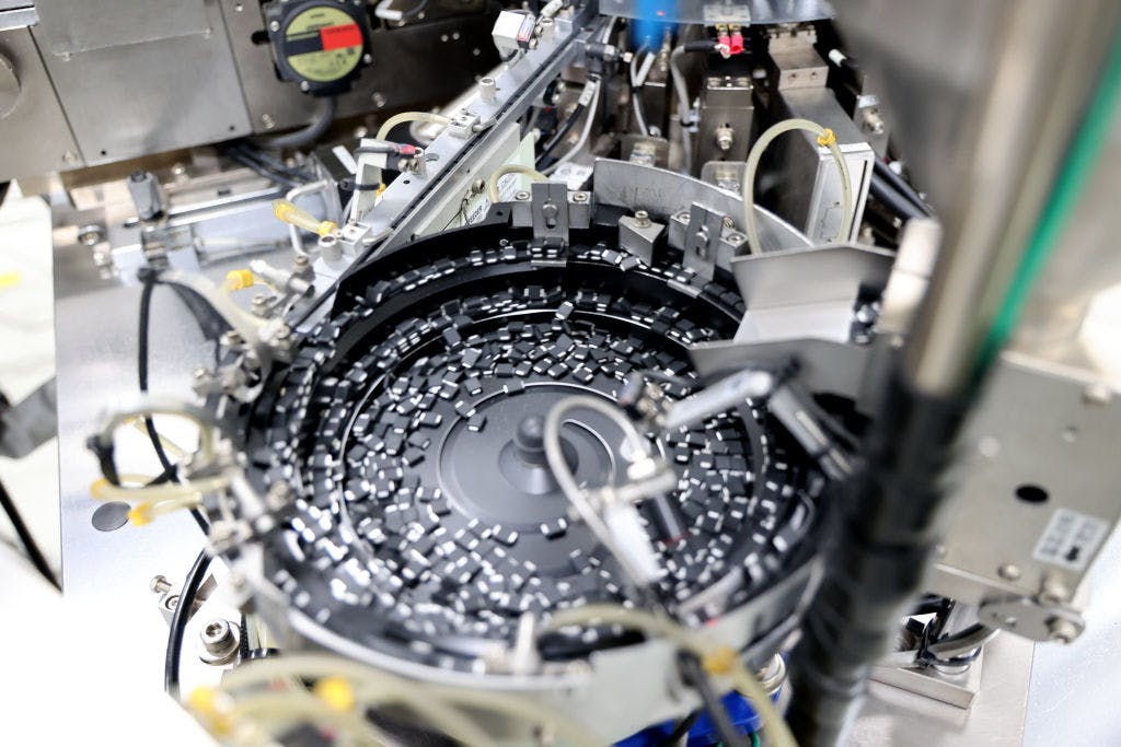 Semiconductor stocks slump as breakout attempt ends in tears thumbnail