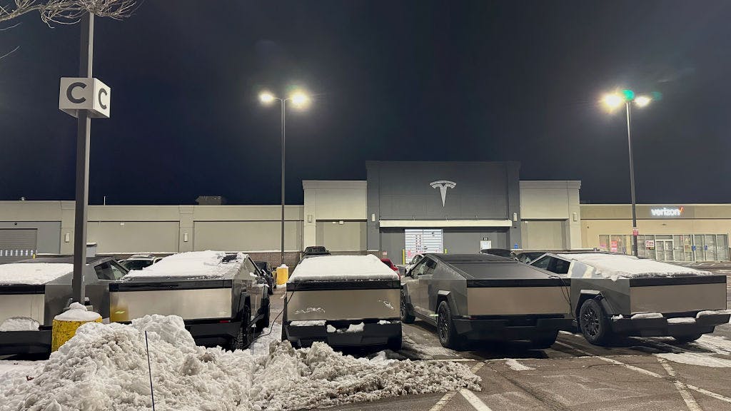 Tesla shipments in China fell nearly 50% in February and are down in Europe, too thumbnail
