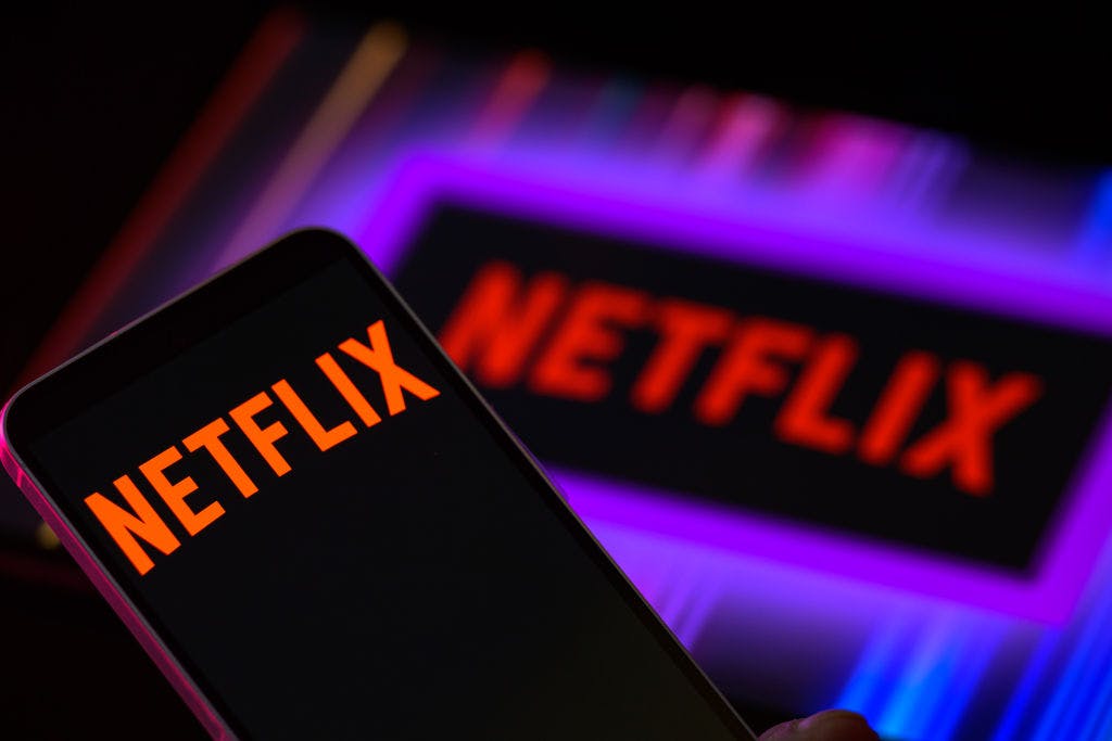 Analysts think Netflix is a good bet in a bad economy, raise price targets thumbnail