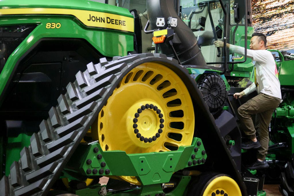 John Deere wants self-driving tractors to help with America’s farmhand shortage thumbnail
