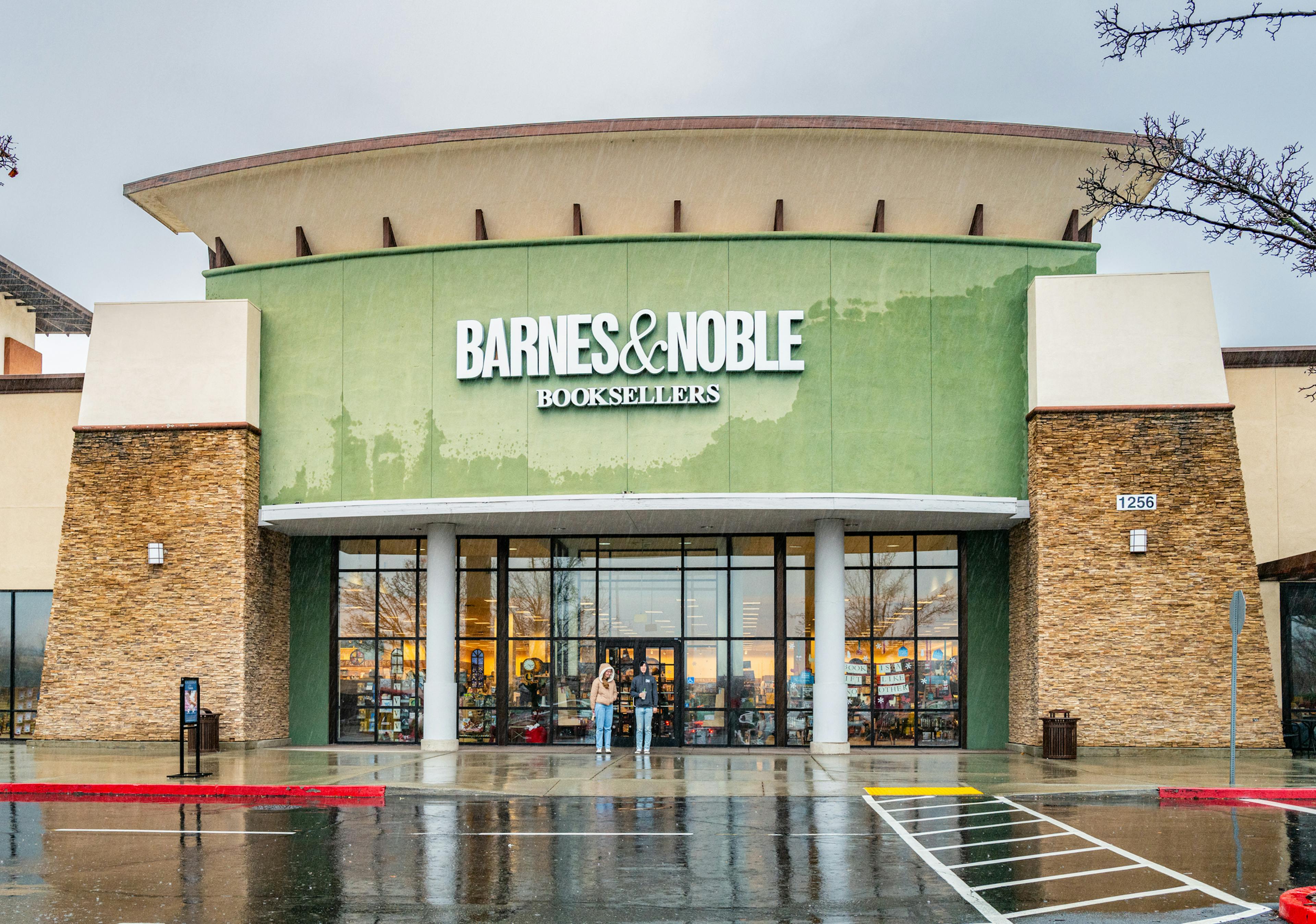 Barnes & Noble Store