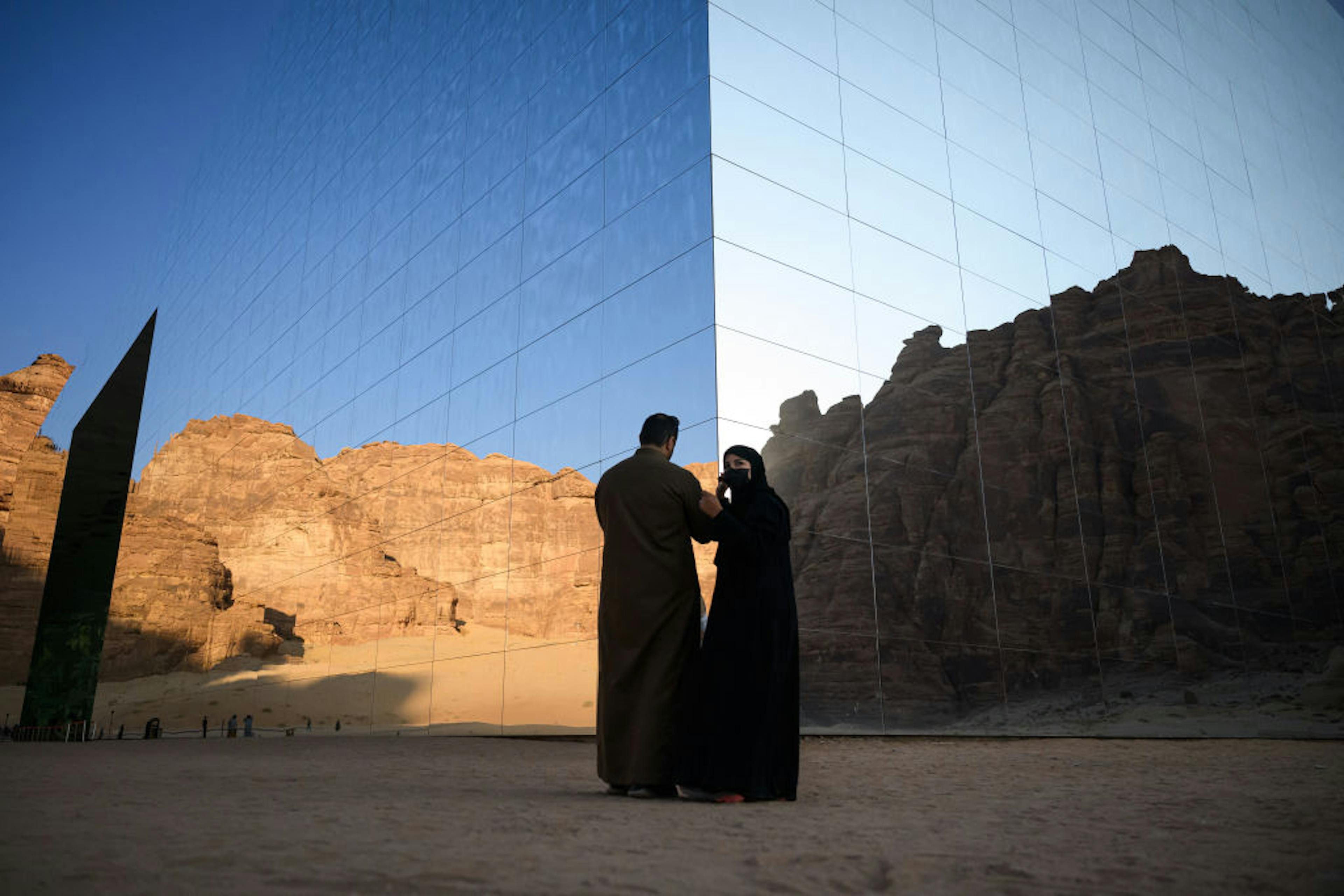 SAUDI-MONUMENT-TOURISM-ARCHITECTURE