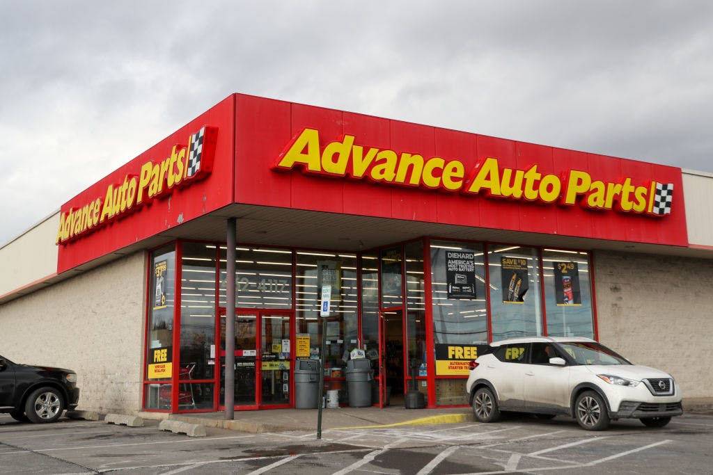 Advance Auto Parts surges 40% as its guidance withstands tariffs thumbnail