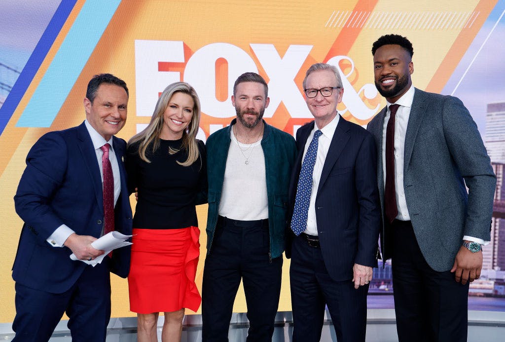 Fox shares pop on blowout Q4 earnings, plans for new streaming service thumbnail