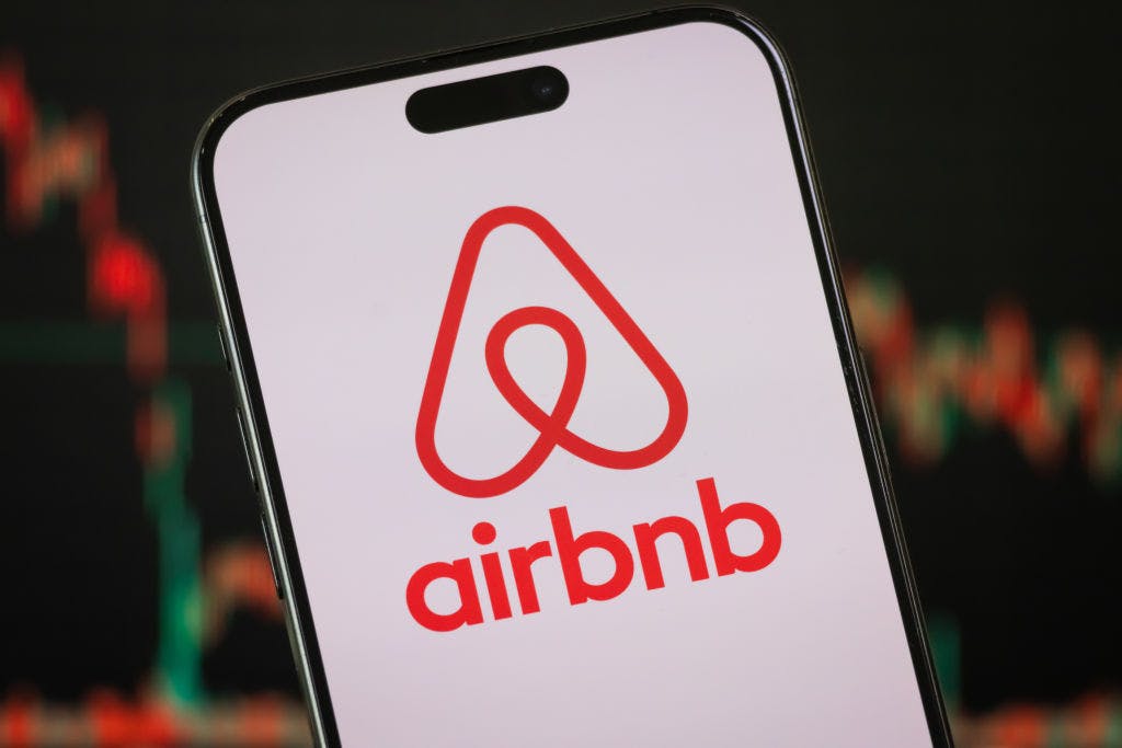 Airbnb jumps after beating Wall Street estimates on strong international travel demand thumbnail