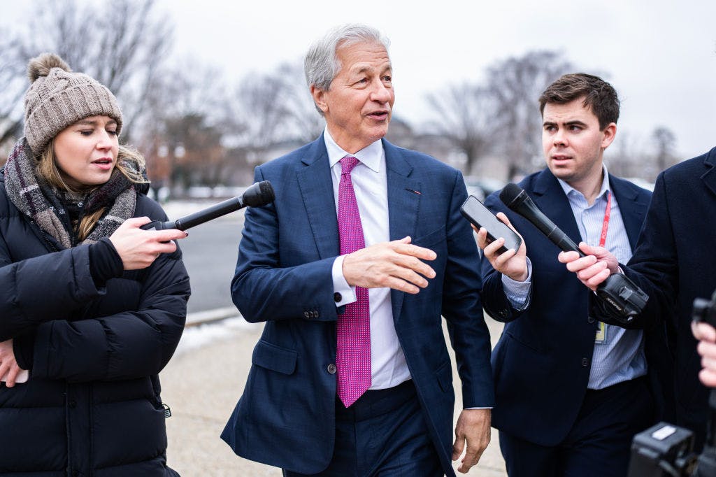 US financials on track for worst day since Silicon Valley Bank crisis thumbnail