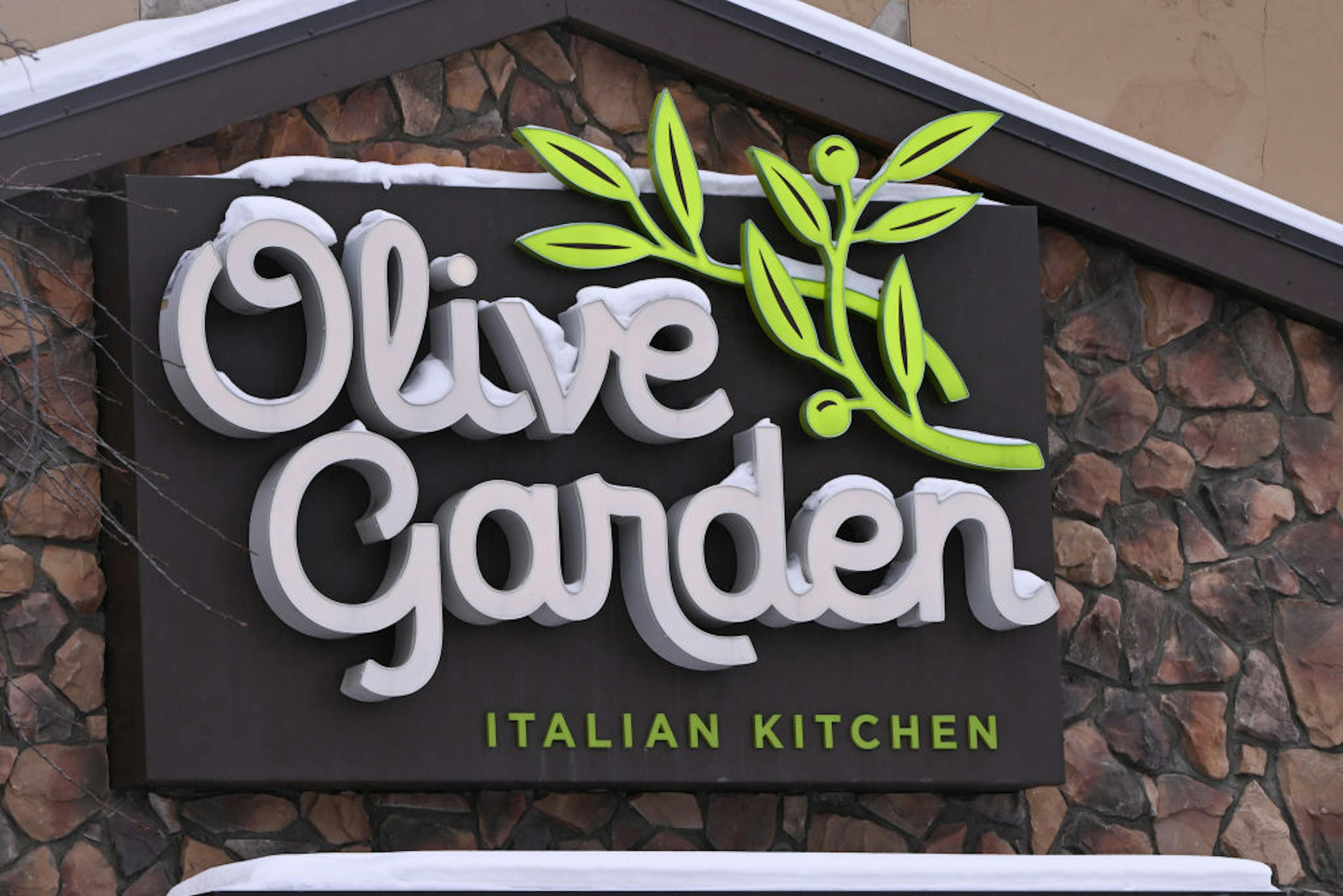 Olive Garden sign