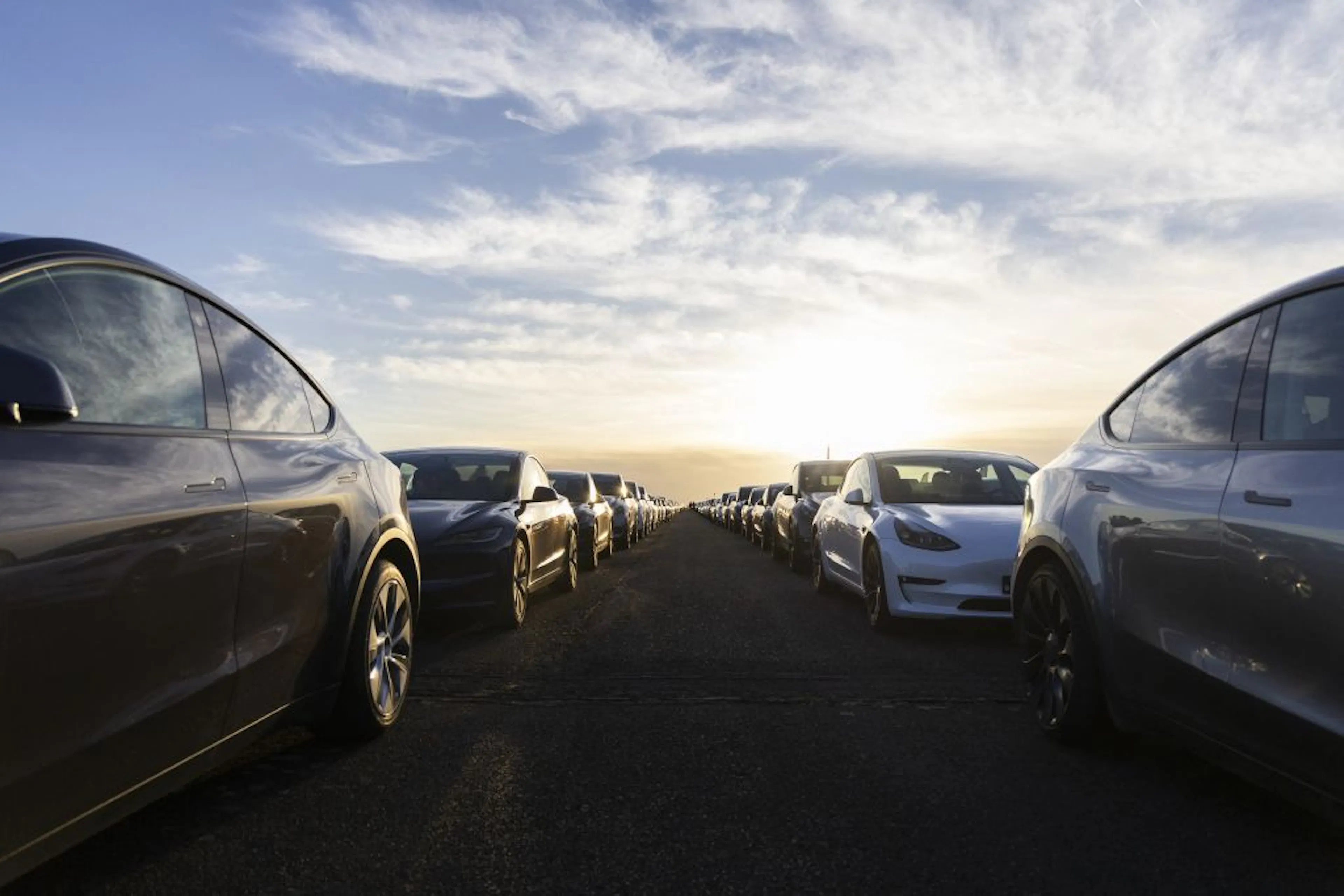 BELGIUM SINT-TRUIDEN TESLA SYNCHRONIZED LIGHT SHOW