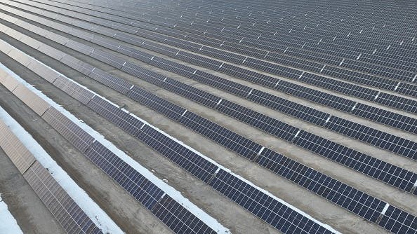 First Solar edges higher after beating sales expectations, falling short on earnings thumbnail