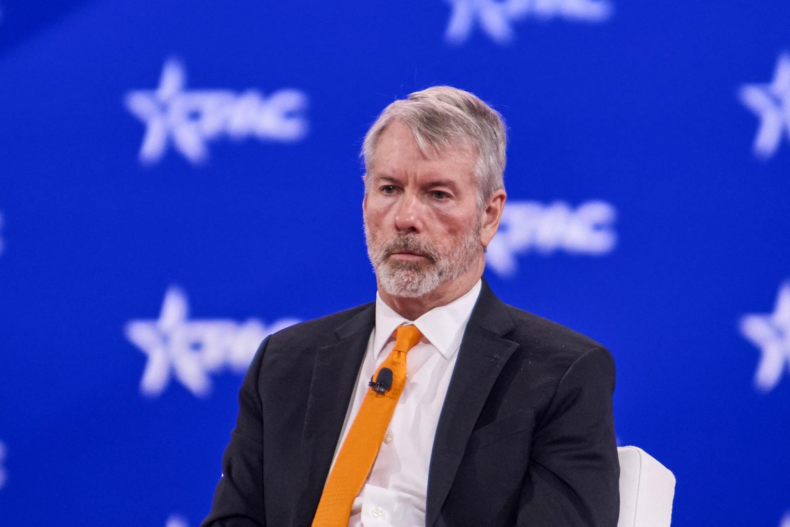 Strategy sinks as bitcoin plunges — the announcement it’s buying more bitcoin is not helping matters thumbnail