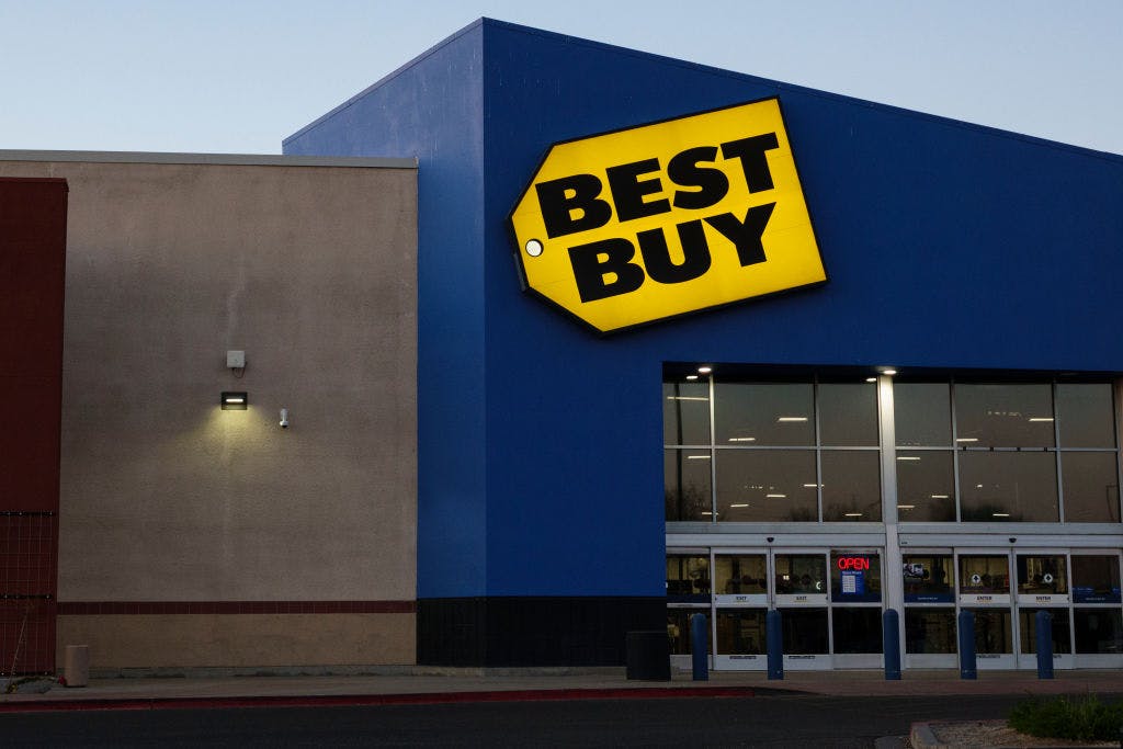 Dell, Best Buy, and other electronics retailers surge after Trump’s latest tariff exemptions thumbnail