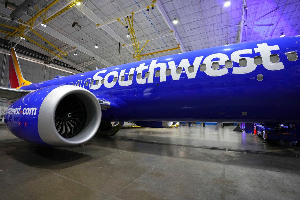 Southwest sinks on bearish options activity following its third-quarter earnings beat thumbnail