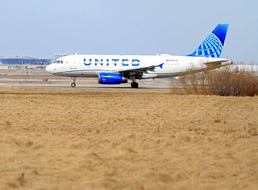 Airline stocks jump amid broader market rebound thumbnail