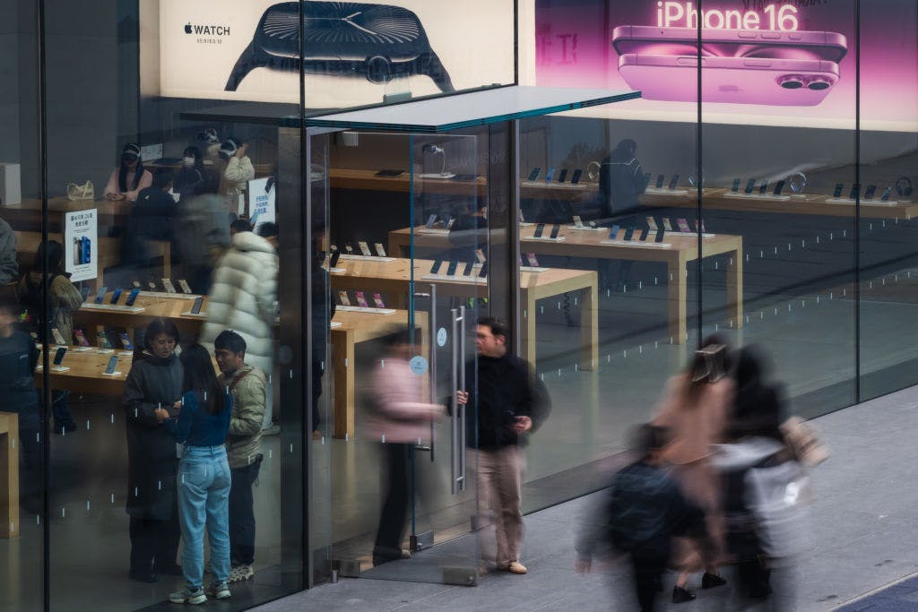 Apple may add cameras to Watch and AirPods so it can beef up its AI offerings thumbnail