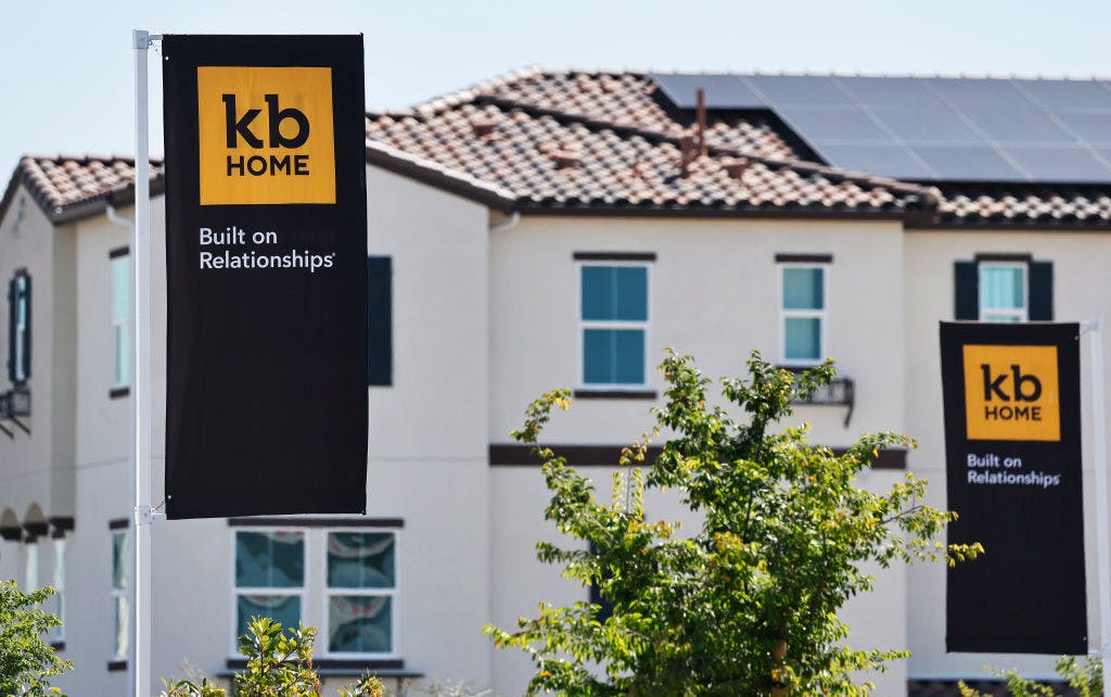 KB Home shares sink after a Q1 earnings miss and chilly start to spring home-buying season thumbnail