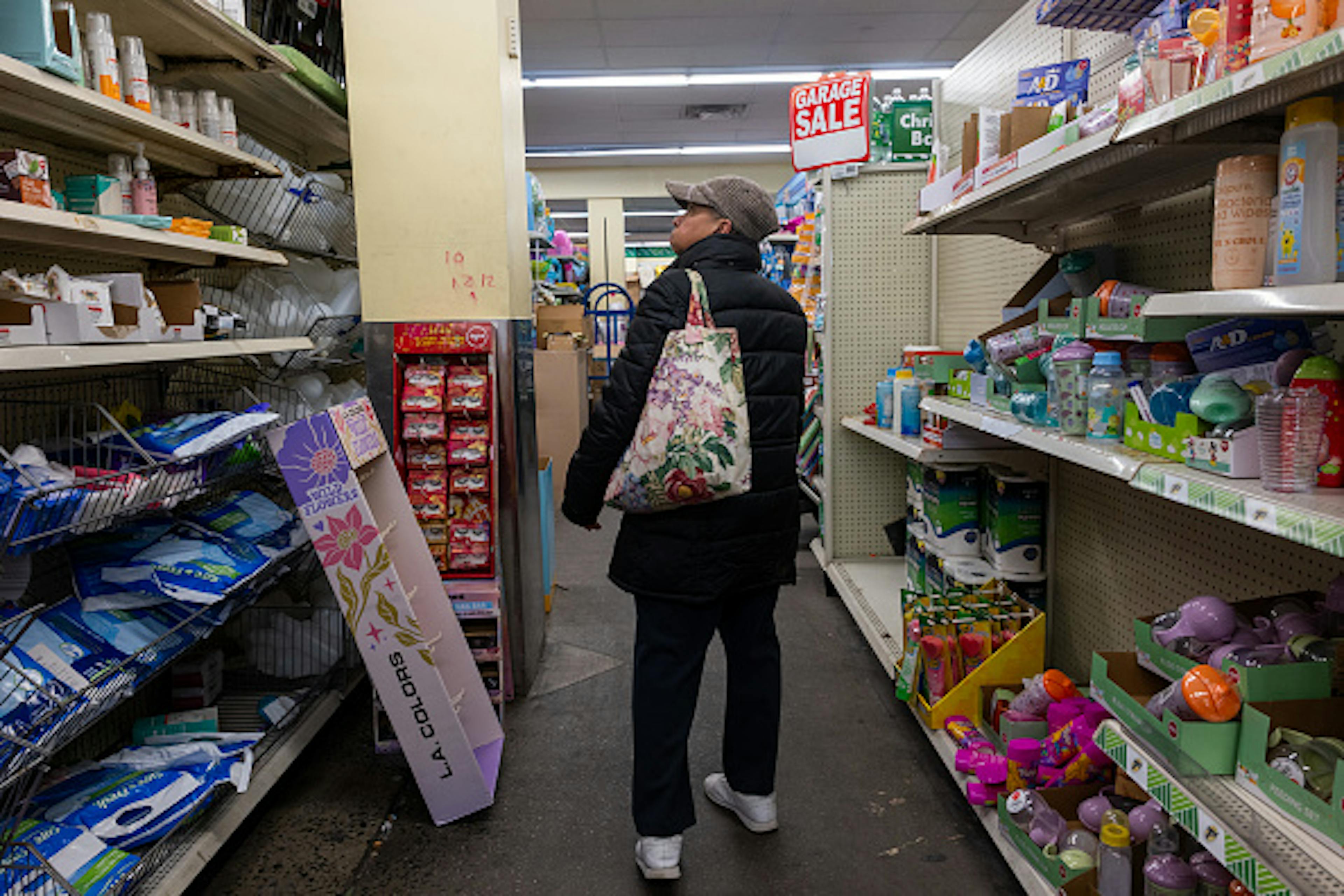Dollar Tree To Sell Off Family Dollar For 1 Billion