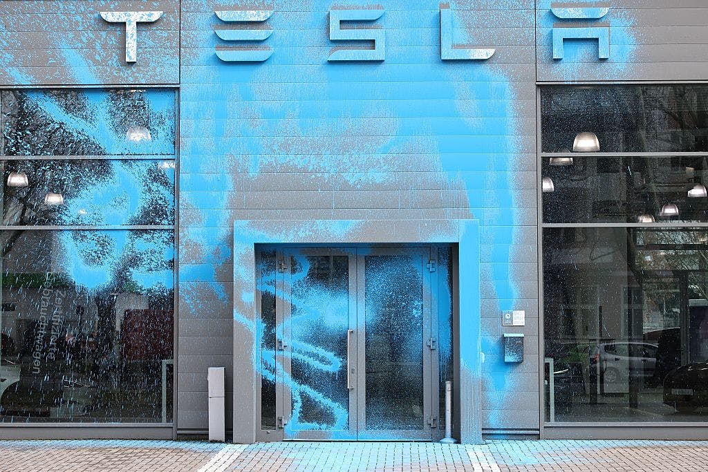 Tesla sales fall for sixth straight month in Denmark and Sweden, rise in Norway thumbnail