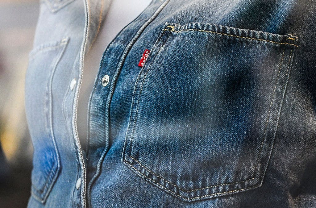 Levi’s surges as the jean maker shrugs off tariffs with strong earnings and boosted guidance thumbnail