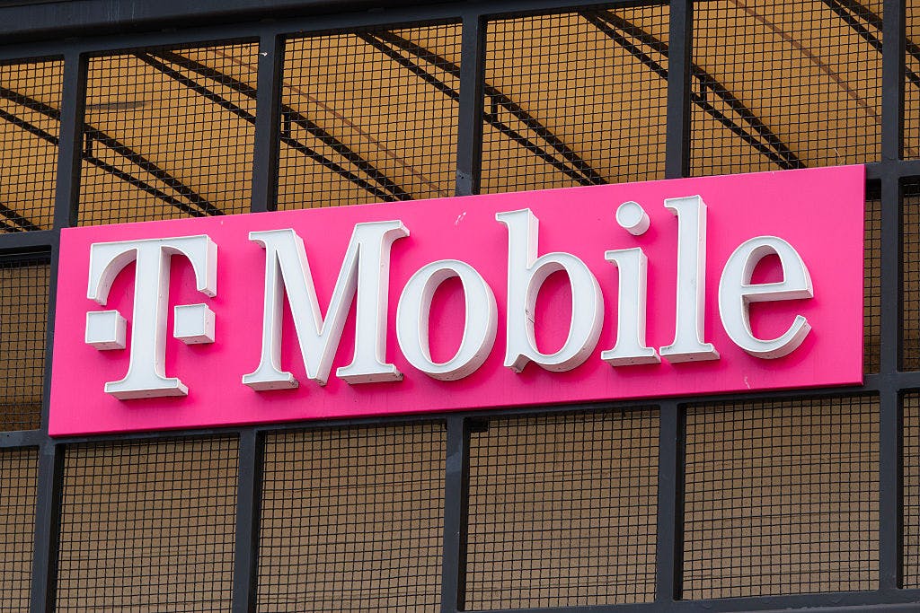 T-Mobile and other wireless carriers tumble on SpaceX’s purchase of spectrum licenses from EchoStar thumbnail